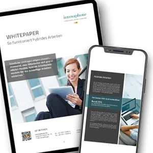 Tablet mit Titelblatt Whitepaper "Hybrides Arbeiten". Smartphone mit Textausschnitt zu Whitepaper "Hybrides Arbeiten".